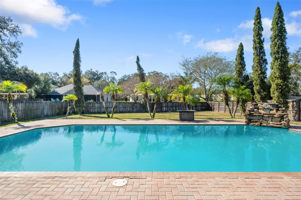 1542 MCCREA DRIVE Lutz, FL 33549