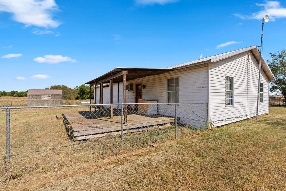 2750 County Road 4772 Sulphur Springs, TX 75482