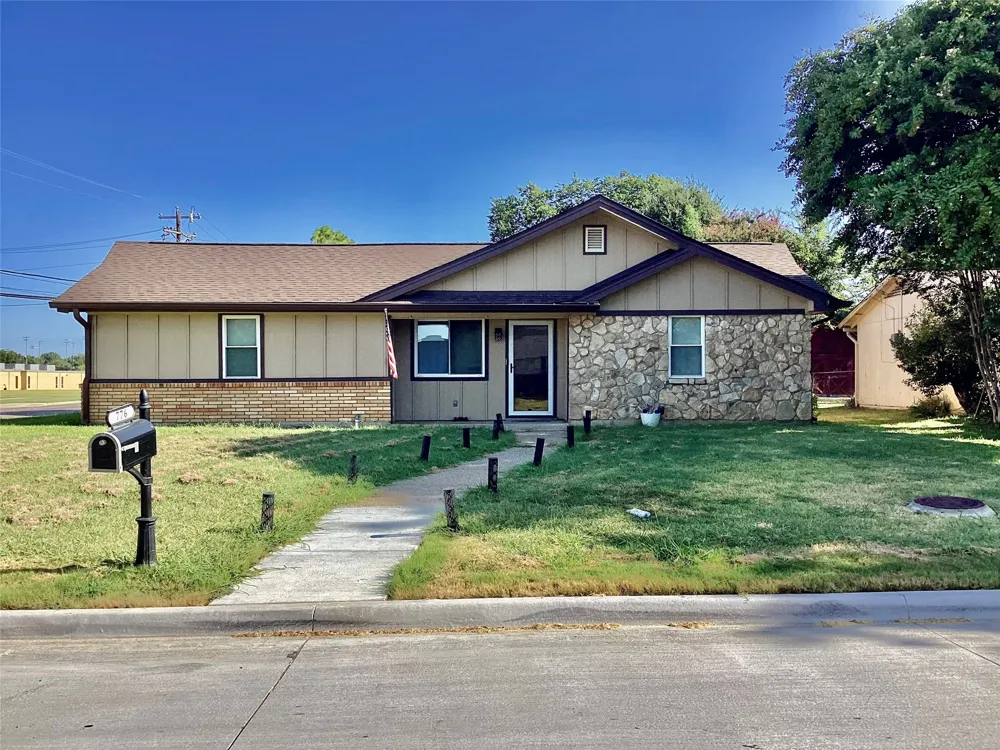 776 Ponderosa Drive Hurst, TX 76053