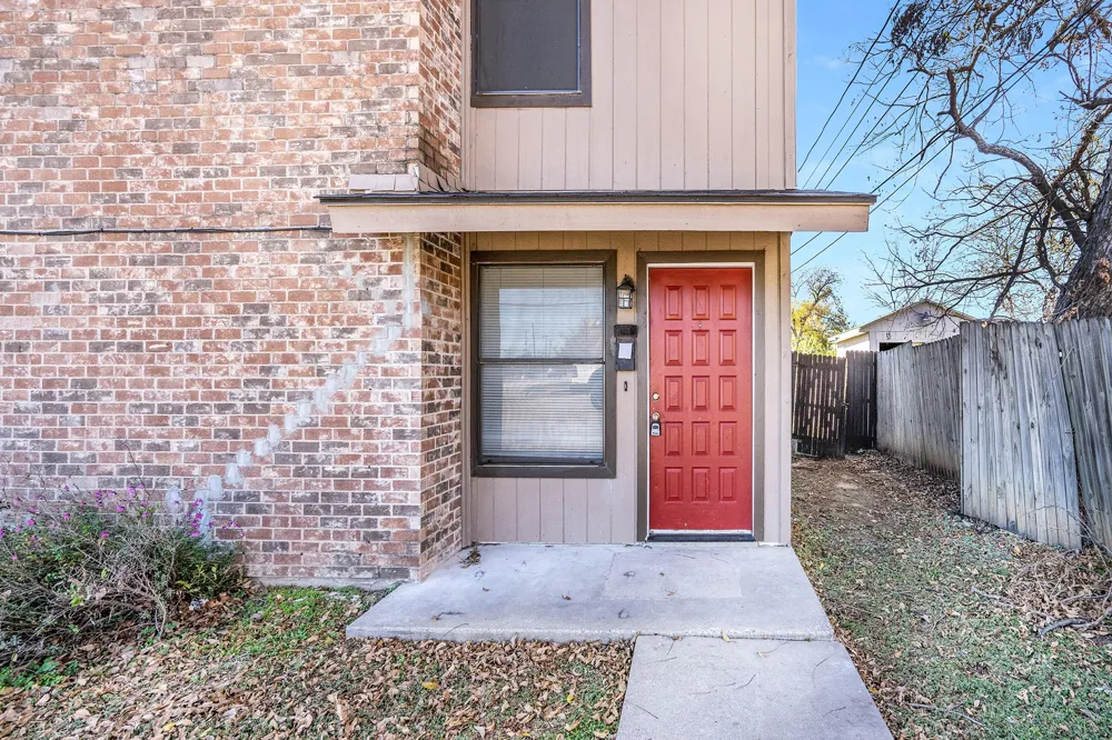 3301 Aurora Street #D Haltom City, TX 76117