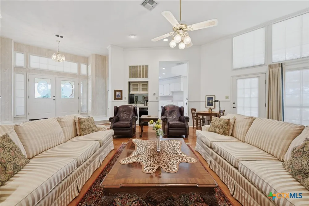 1552 Holub Road Schulenburg, TX 78956