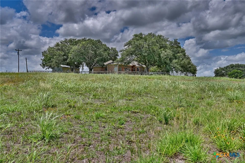1552 Holub Road Schulenburg, TX 78956