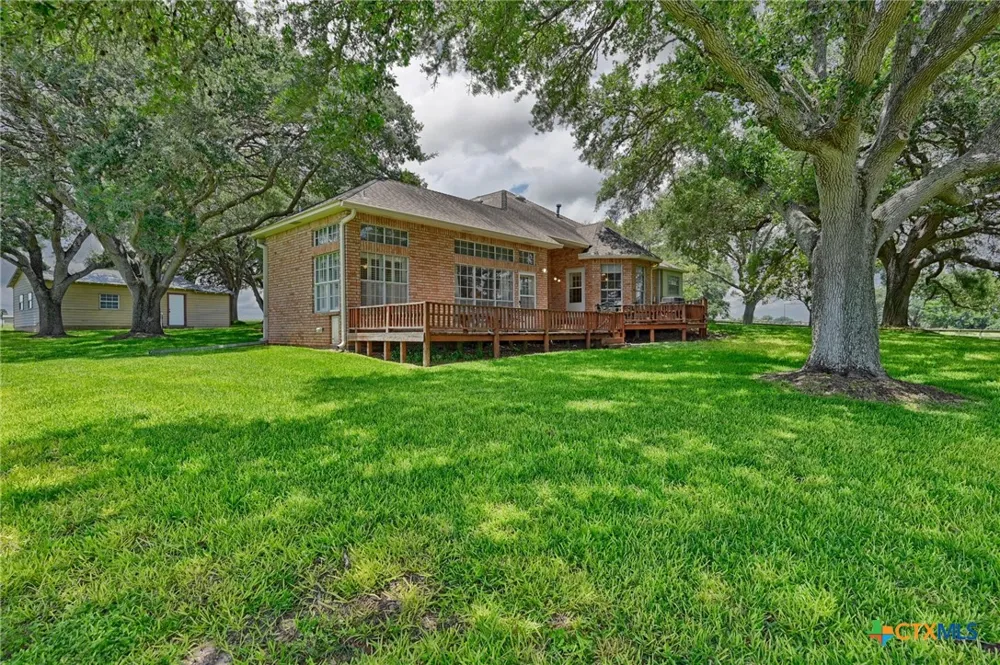1552 Holub Road Schulenburg, TX 78956