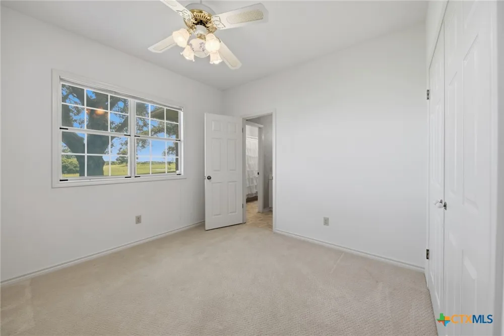 1552 Holub Road Schulenburg, TX 78956