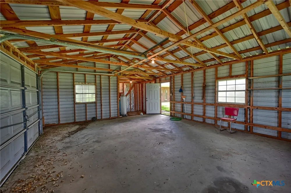 1552 Holub Road Schulenburg, TX 78956