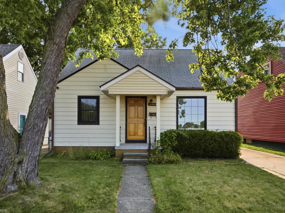 29850 John J Street Roseville City, MI 48066