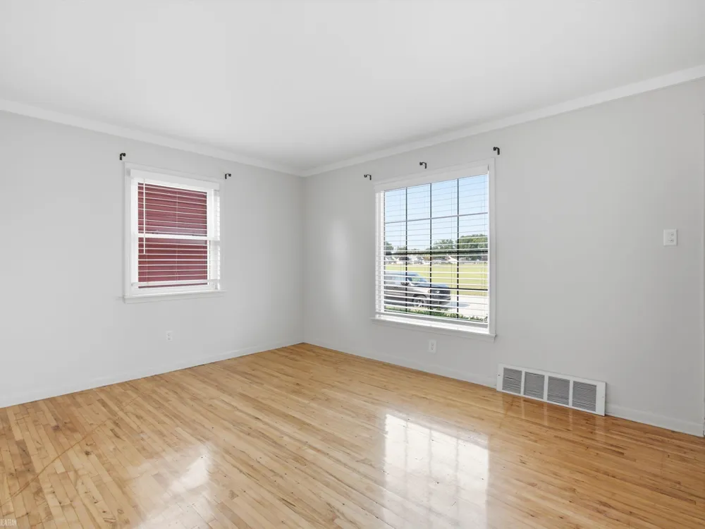 29850 John J Street Roseville City, MI 48066
