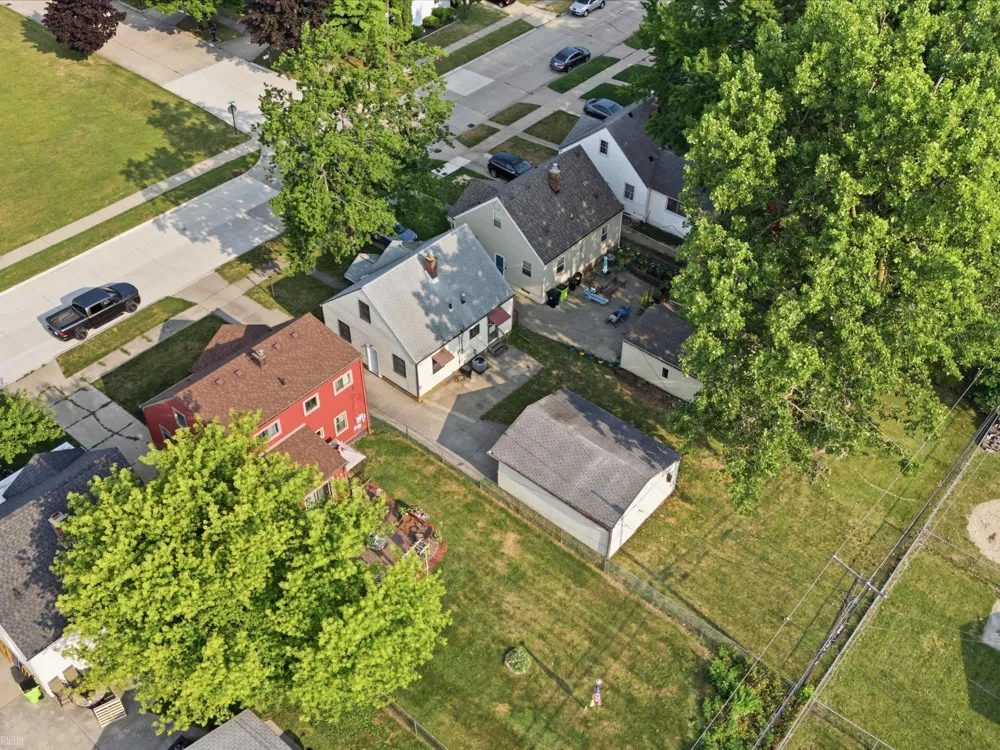 29850 John J Street Roseville City, MI 48066