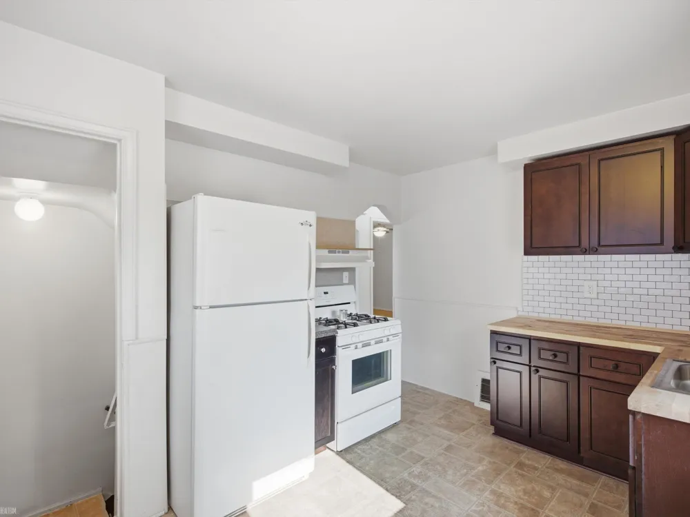 29850 John J Street Roseville City, MI 48066