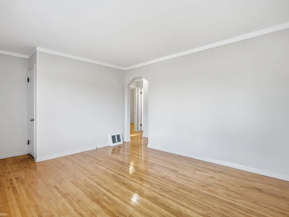 29850 John J Street Roseville City, MI 48066