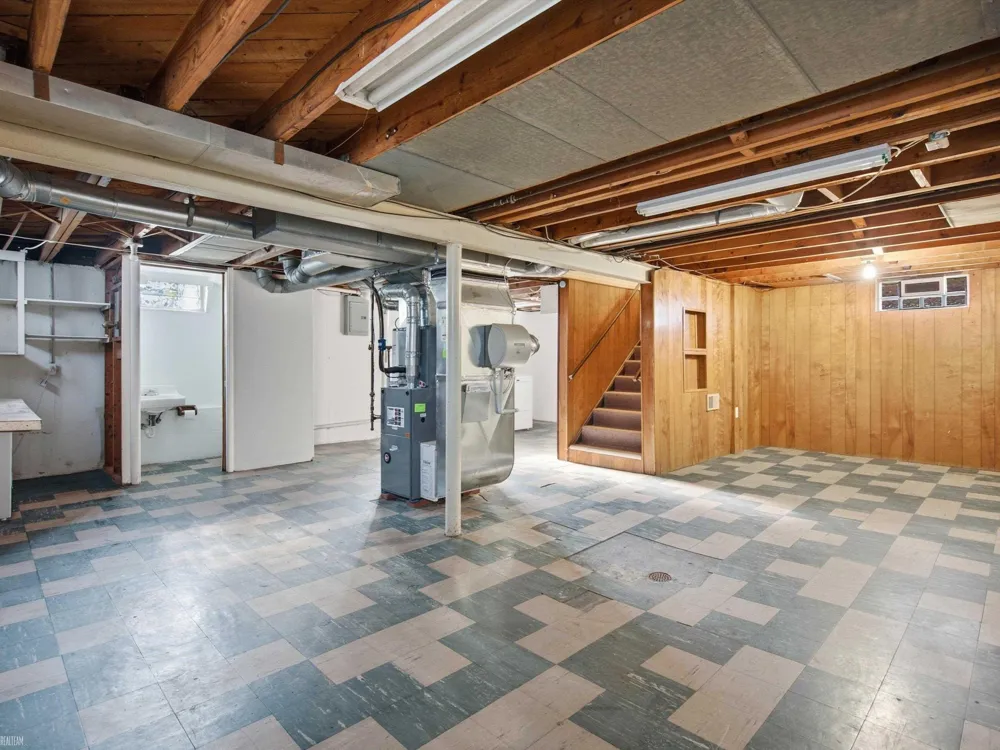 29850 John J Street Roseville City, MI 48066