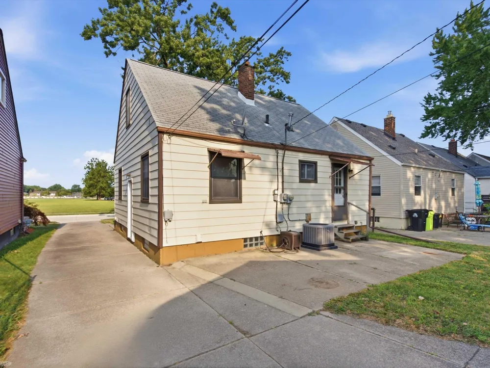 29850 John J Street Roseville City, MI 48066