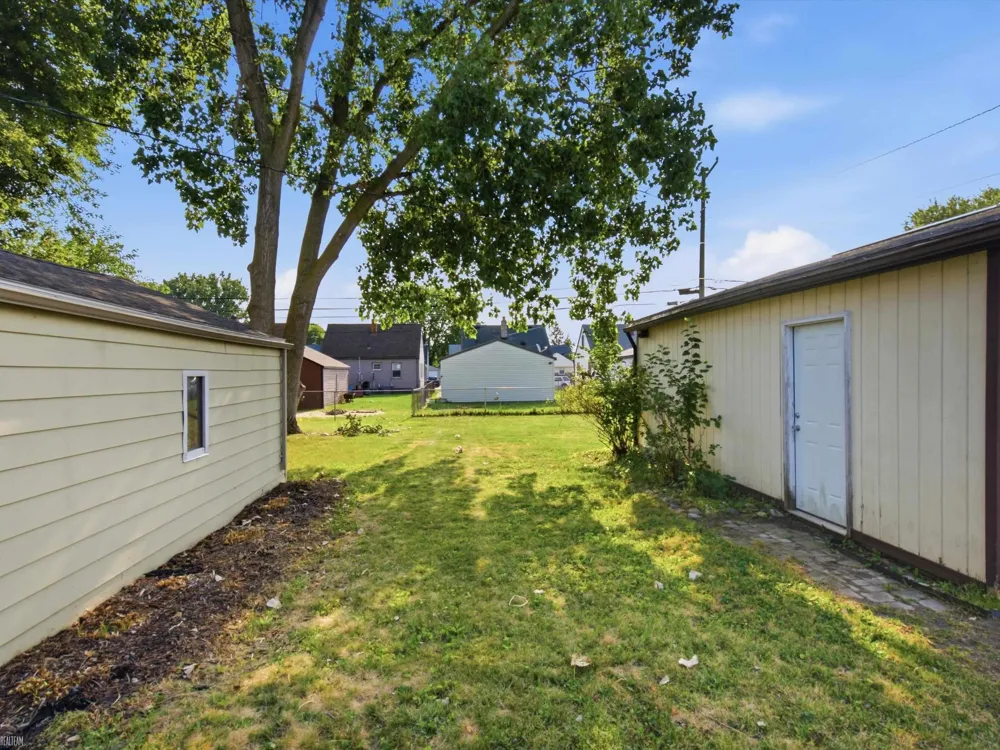 29850 John J Street Roseville City, MI 48066