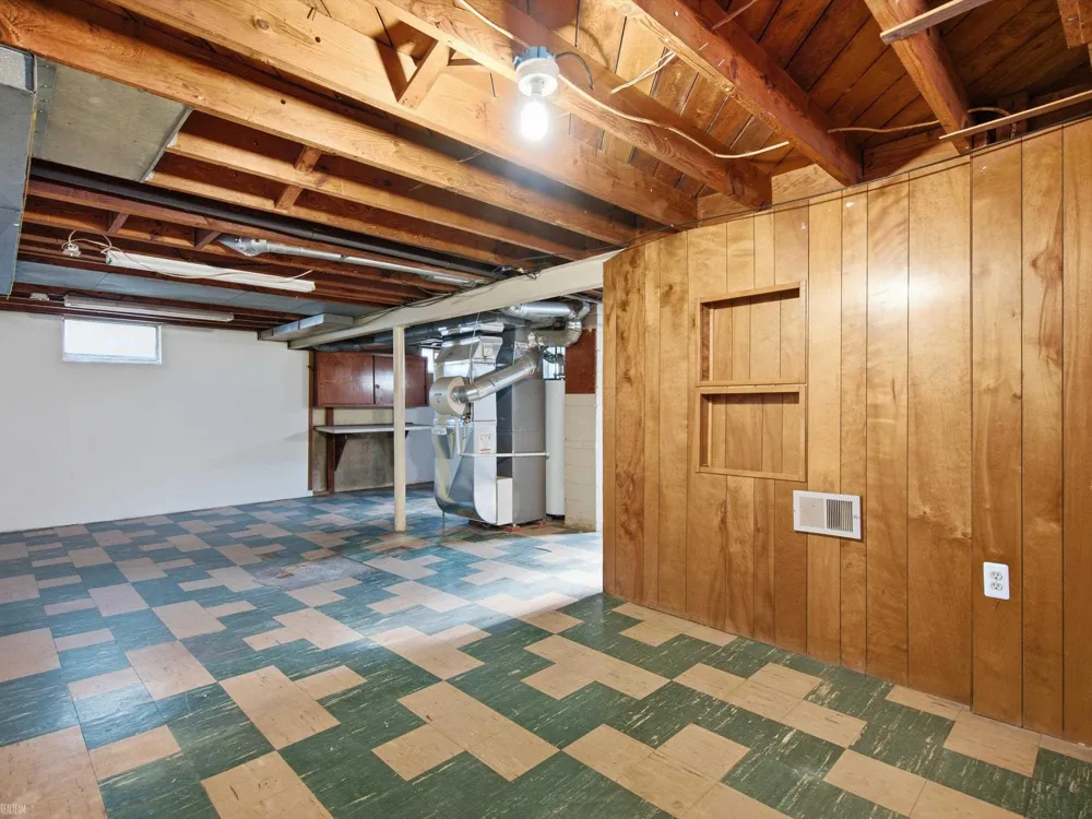 29850 John J Street Roseville City, MI 48066