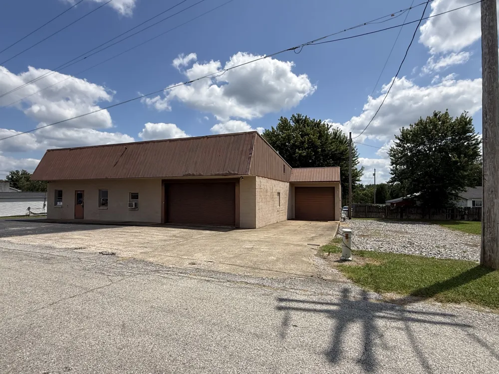704 Bennett St Lafayette, TN 37083