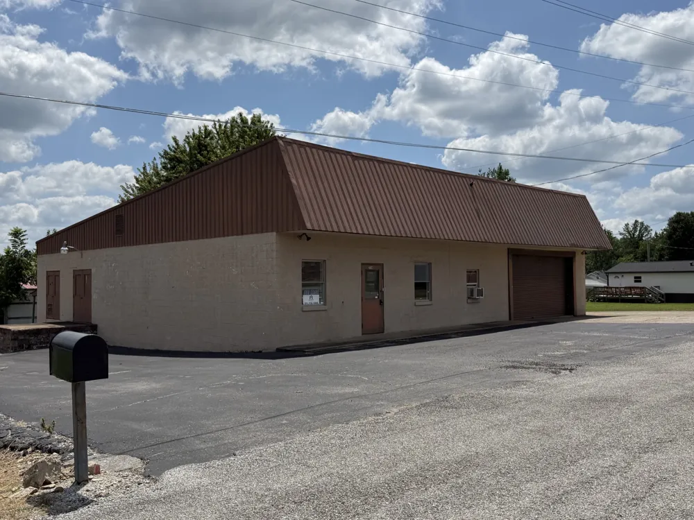 704 Bennett St Lafayette, TN 37083