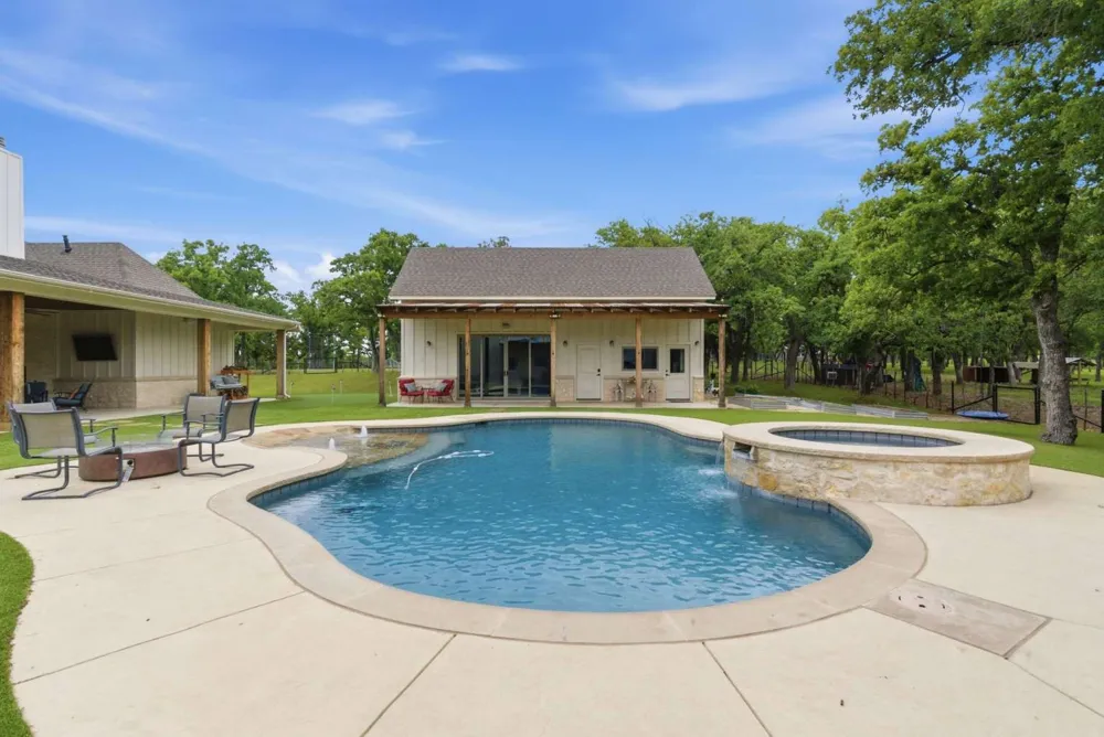 1012 Cheyenne Road Poolville, TX 76487