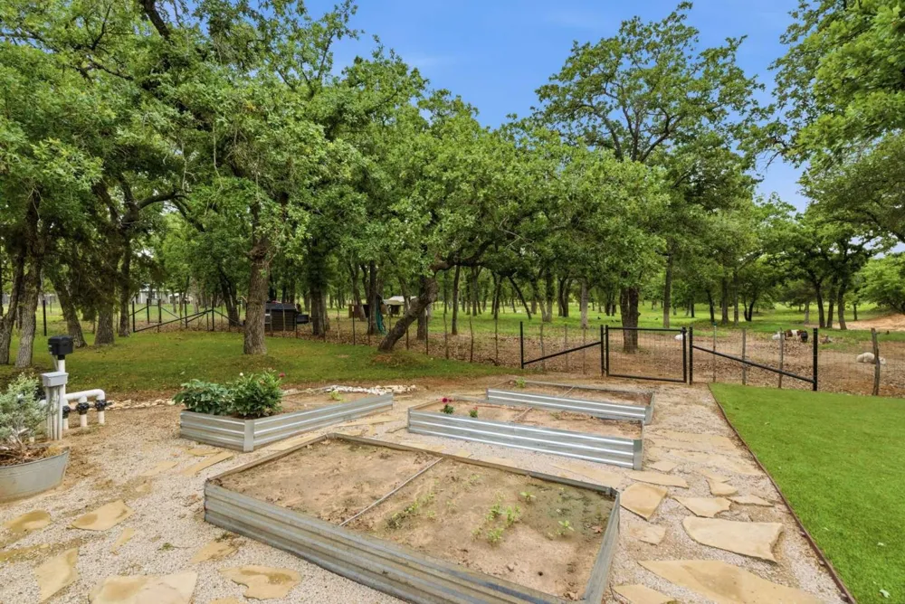 1012 Cheyenne Road Poolville, TX 76487