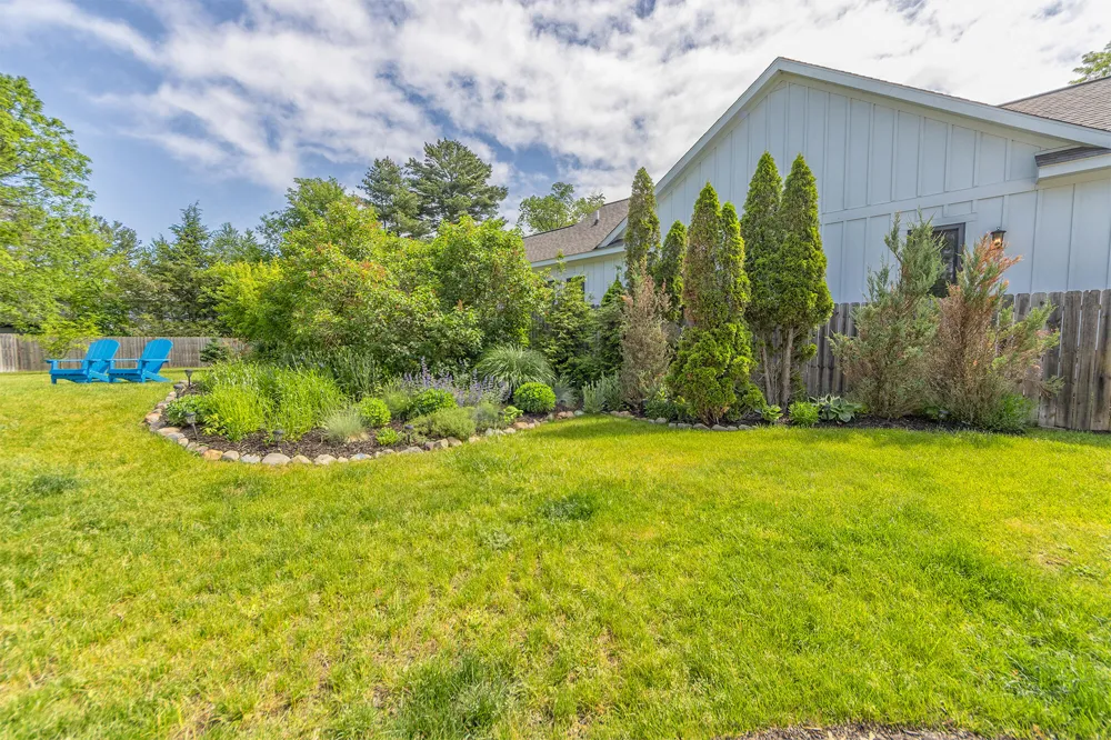 212 W Randolph Street Douglas, MI 49406