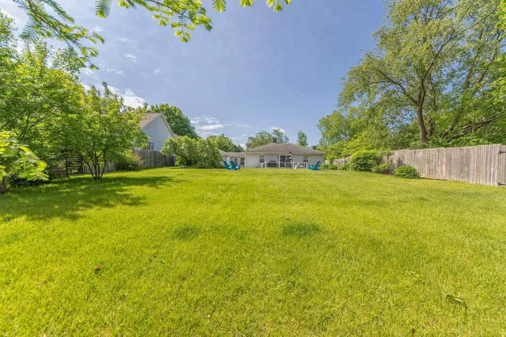 212 W Randolph Street Douglas, MI 49406