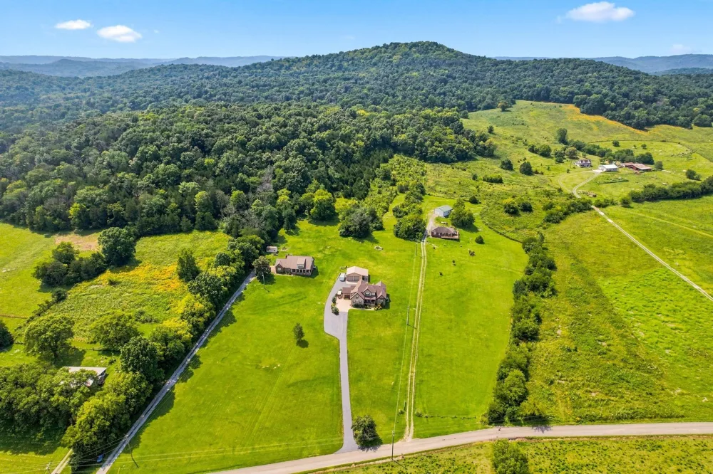 1773 Kennedy Creek Rd Auburntown, TN 37016