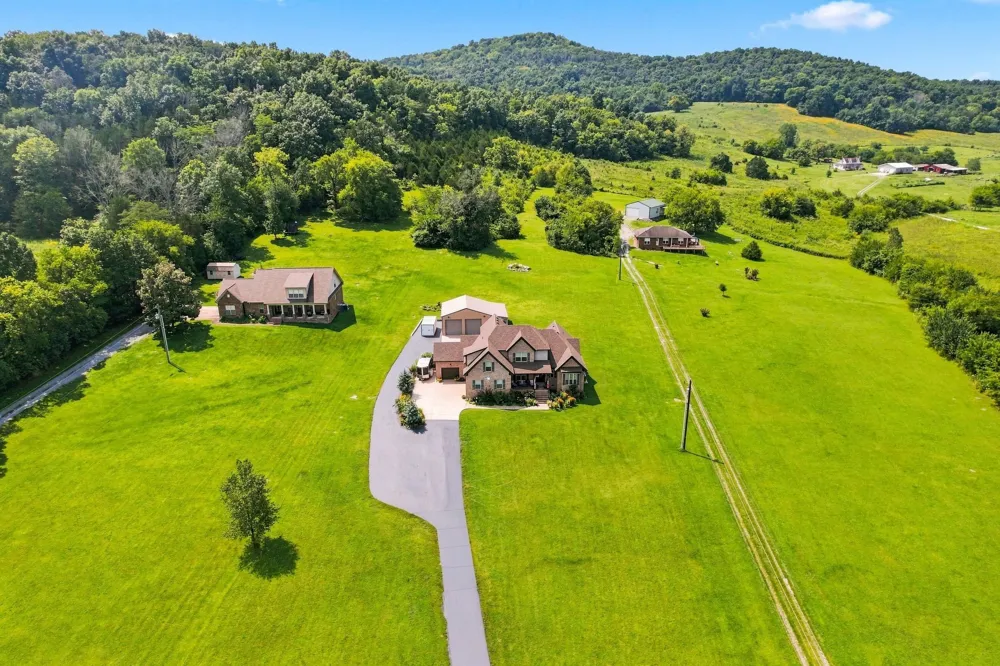 1773 Kennedy Creek Rd Auburntown, TN 37016