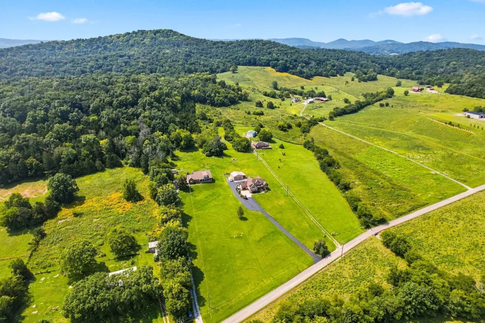 1773 Kennedy Creek Rd Auburntown, TN 37016