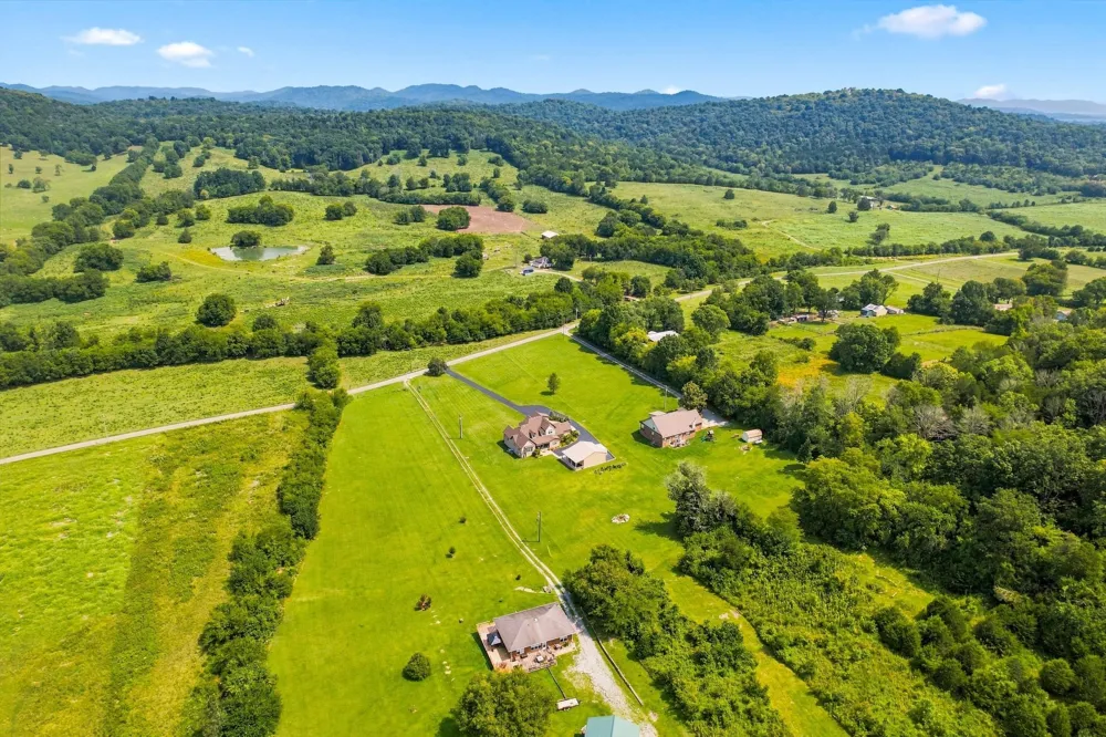 1773 Kennedy Creek Rd Auburntown, TN 37016