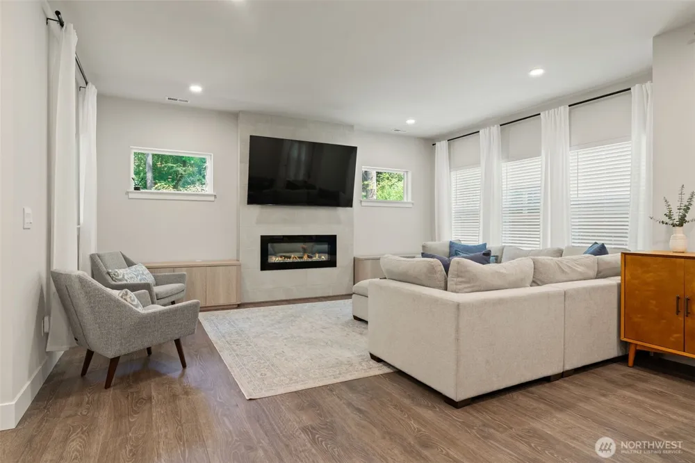 18804 14th Place W Lynnwood, WA 98037