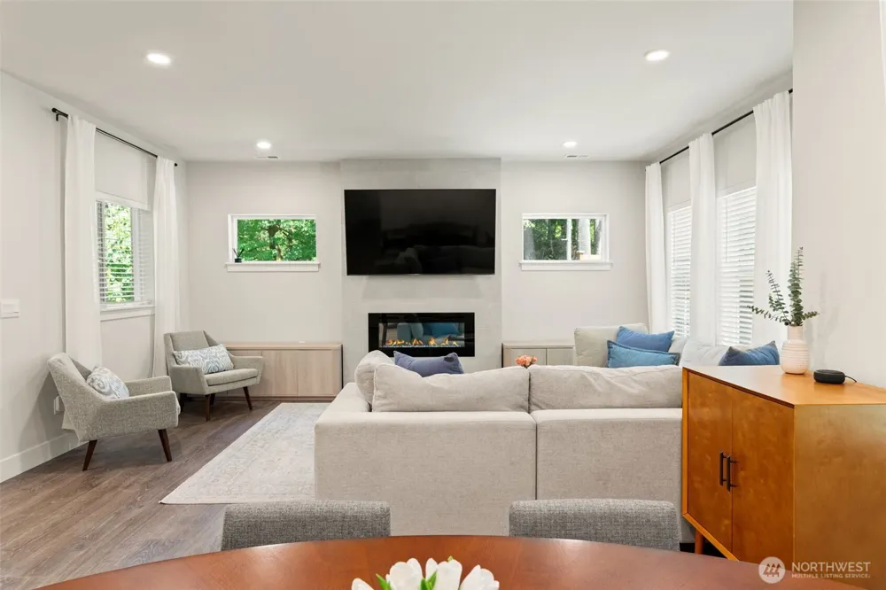 18804 14th Place W Lynnwood, WA 98037