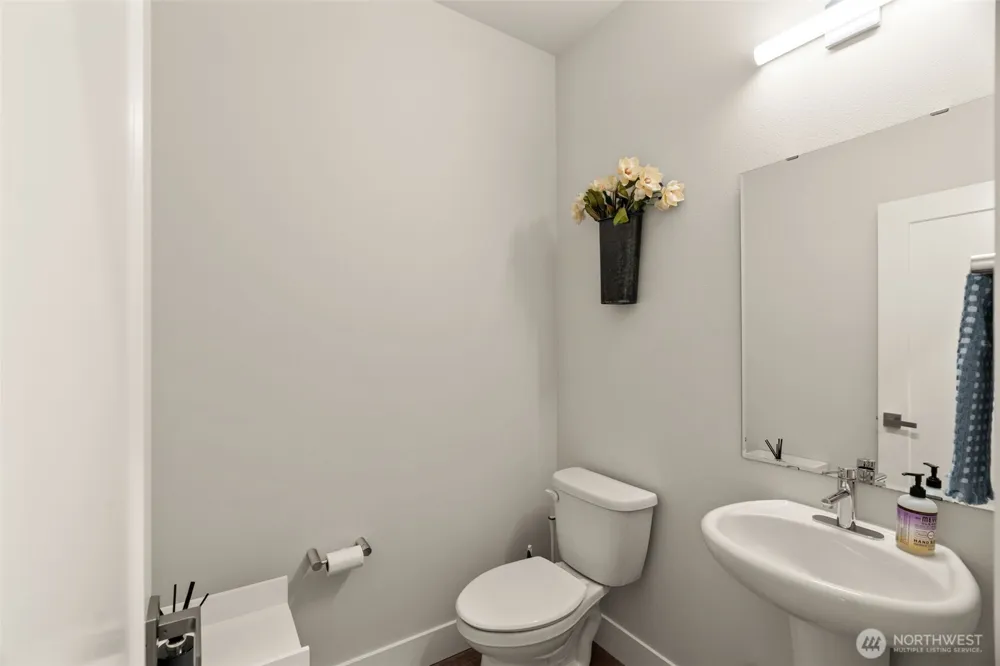 18804 14th Place W Lynnwood, WA 98037
