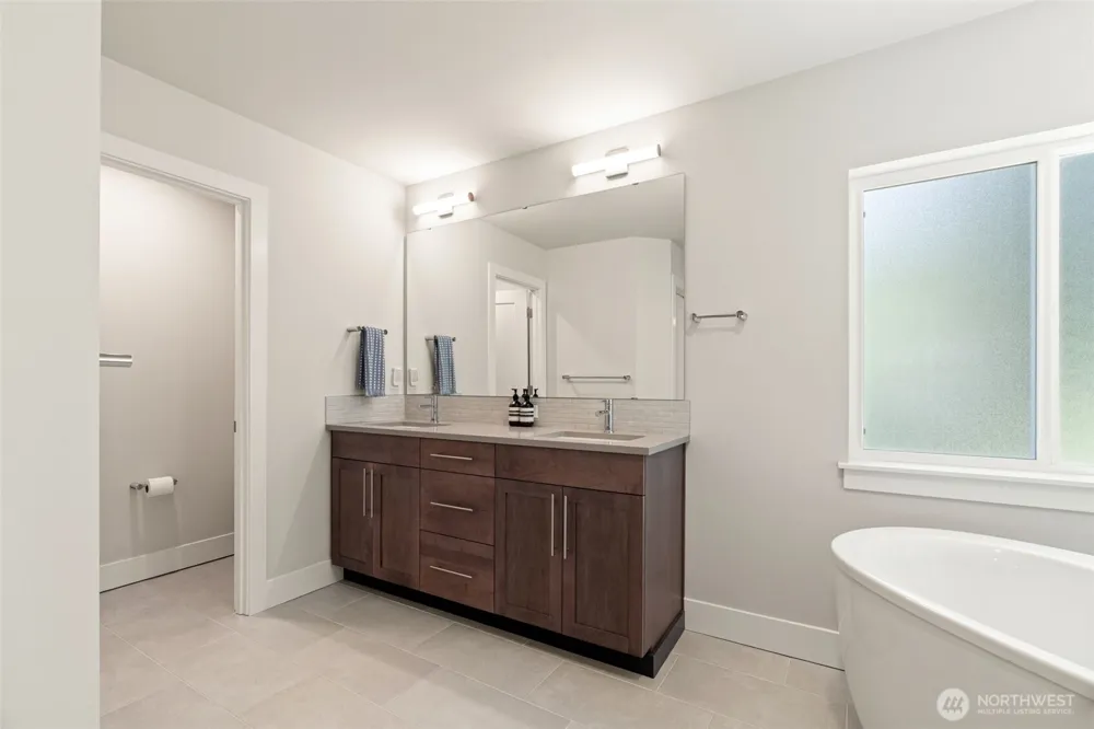 18804 14th Place W Lynnwood, WA 98037