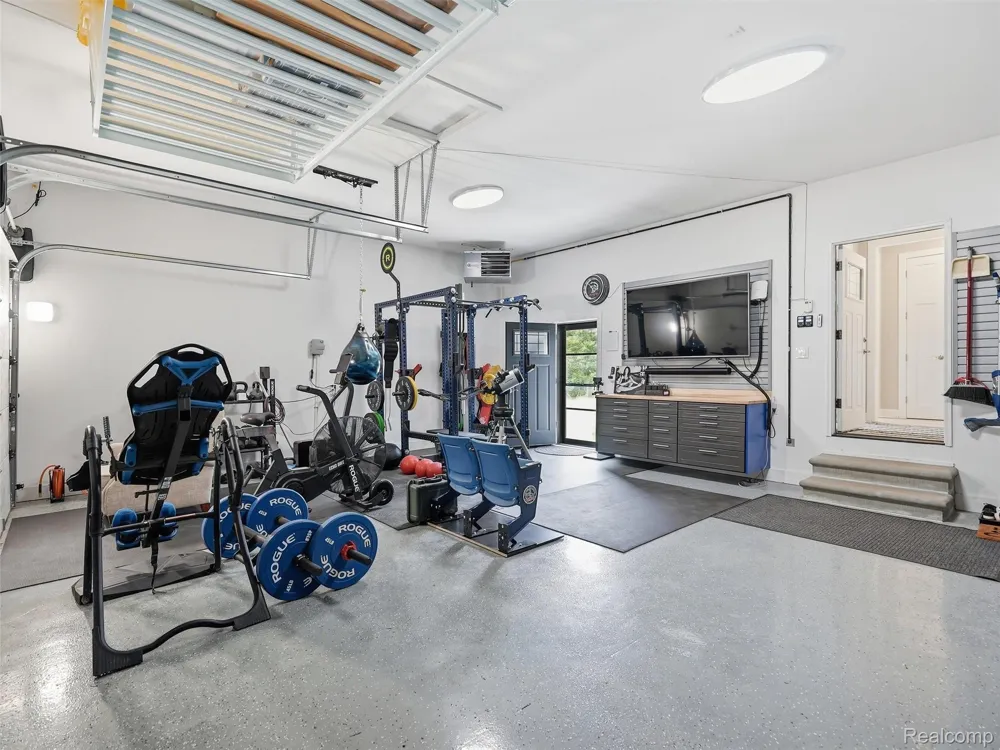 3007 28 Mile Road Washington Township, MI 48094