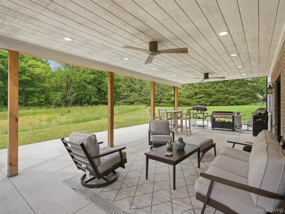 3007 28 Mile Road Washington Township, MI 48094
