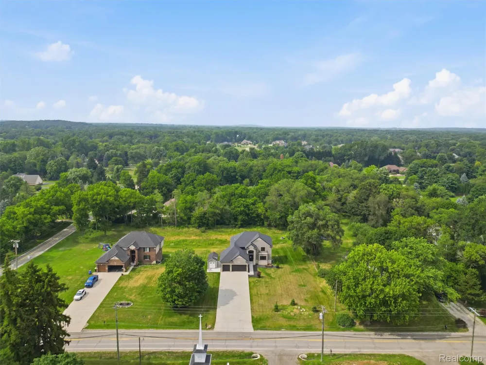 3007 28 Mile Road Washington Township, MI 48094