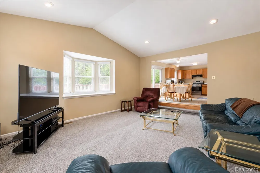 41585 Cherry Hill Road Canton Charter Township, MI 48188