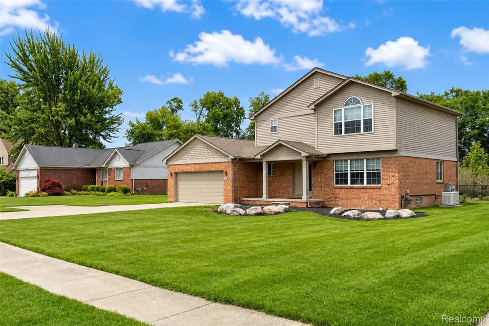41585 Cherry Hill Road Canton Charter Township, MI 48188