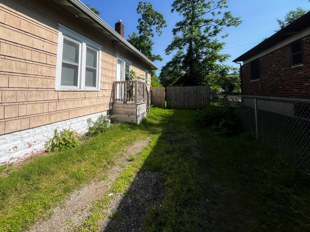 864 Highland Avenue Benton Harbor City, MI 49022