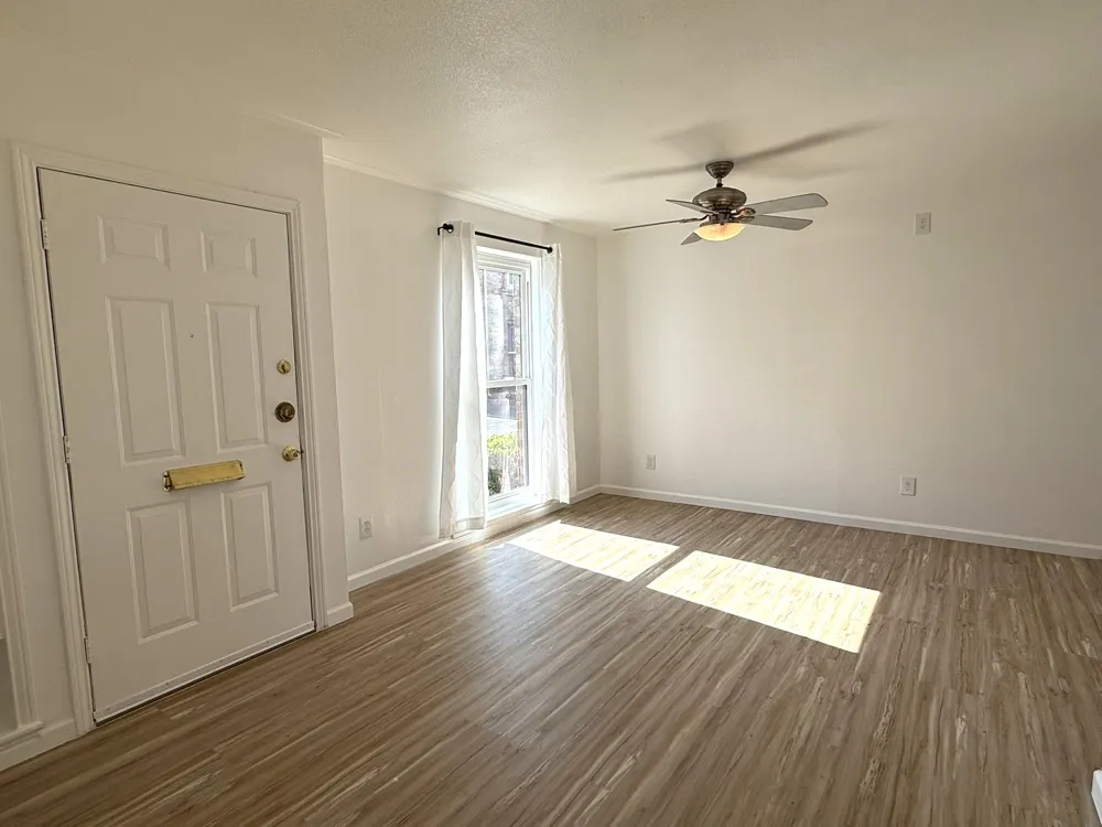 9825 Park Lane Court Dallas, TX 75220