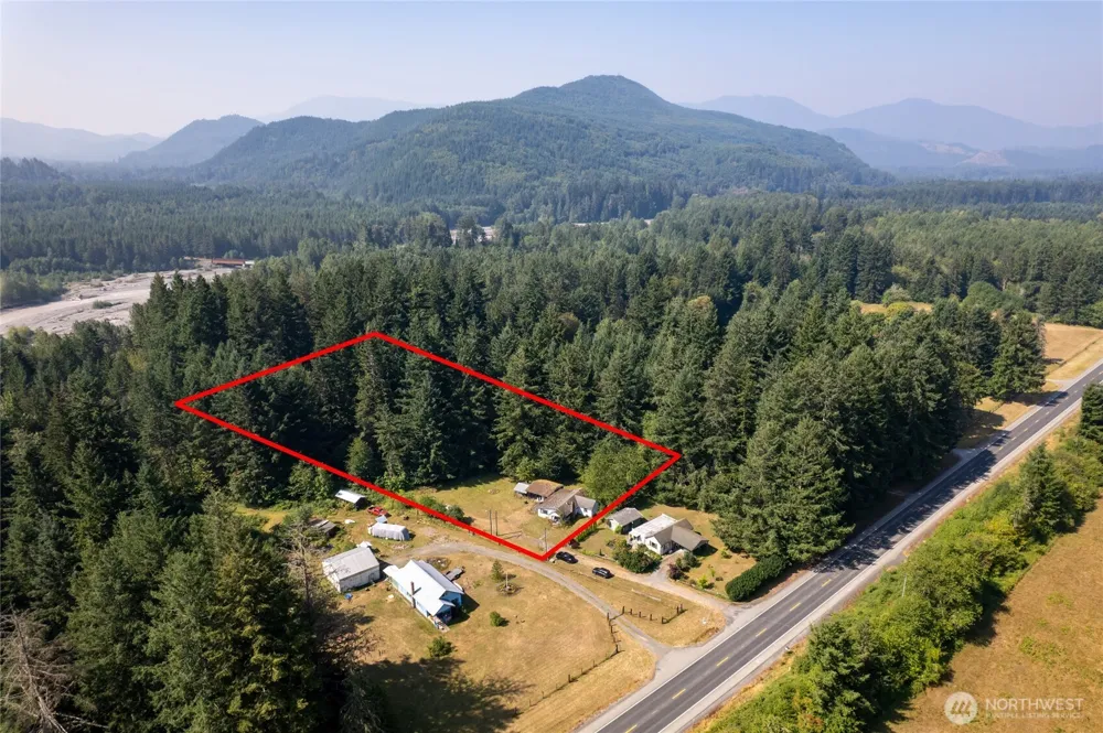 22520 State Route 706 E Ashford, WA 98304
