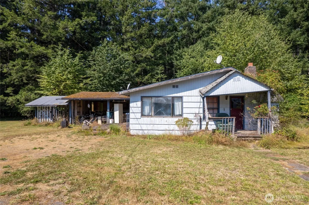 22520 State Route 706 E Ashford, WA 98304