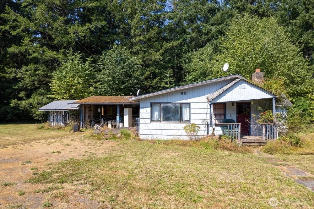 22520 State Route 706 E Ashford, WA 98304