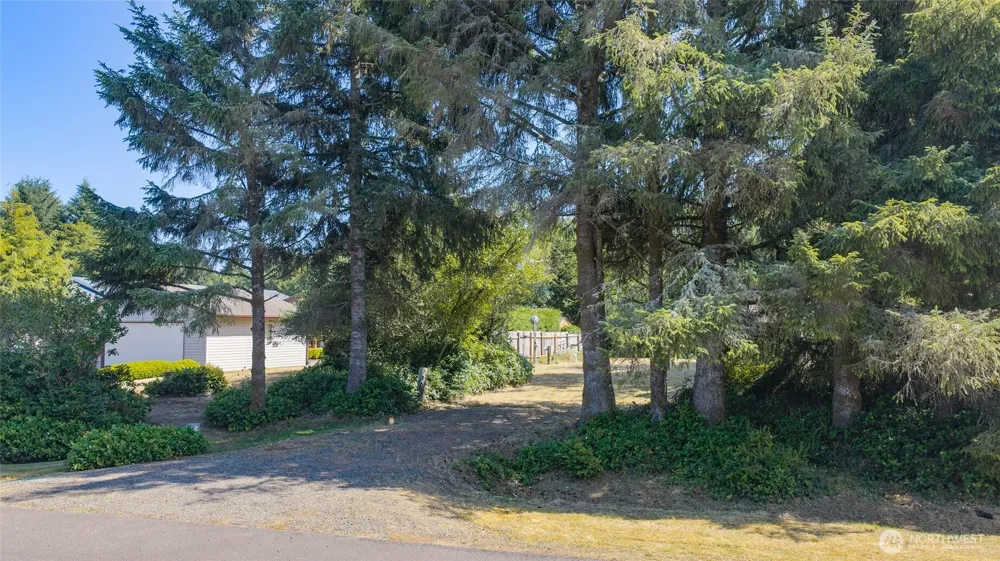133 Cakesosta Street SW Ocean Shores, WA 98569