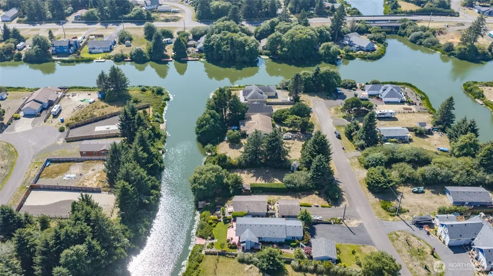 133 Cakesosta Street SW Ocean Shores, WA 98569