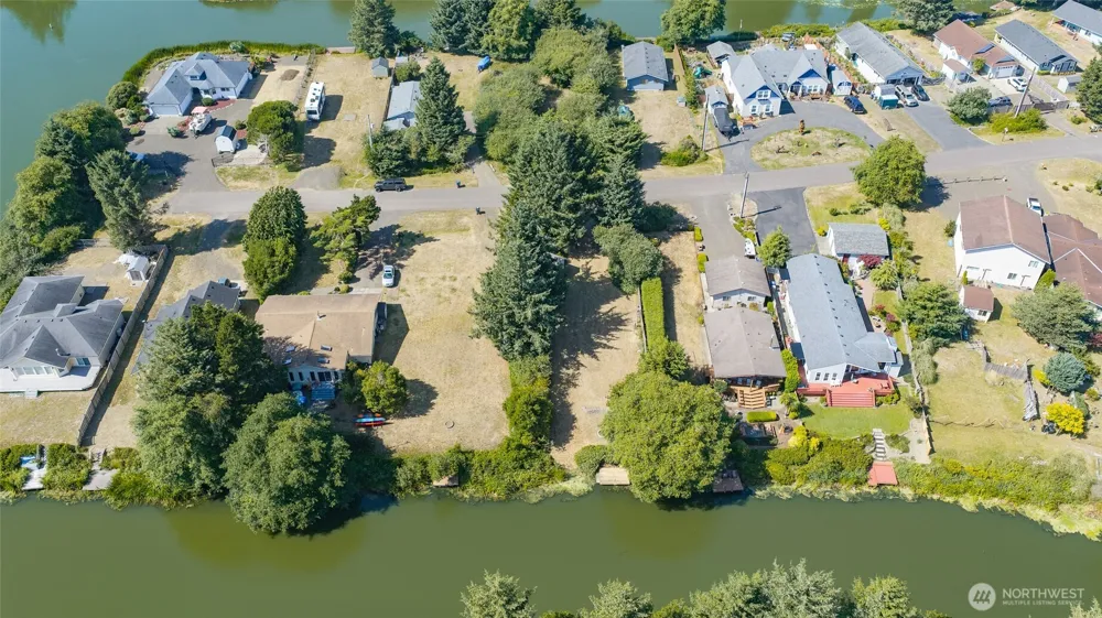 133 Cakesosta Street SW Ocean Shores, WA 98569