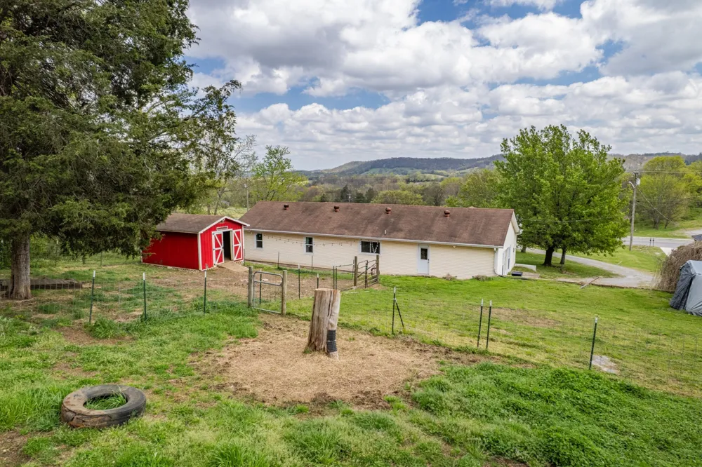 511 N Main St Cornersville, TN 37047