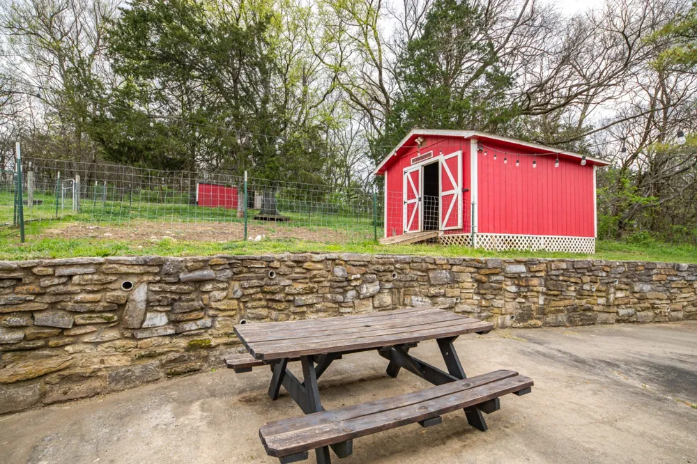 511 N Main St Cornersville, TN 37047
