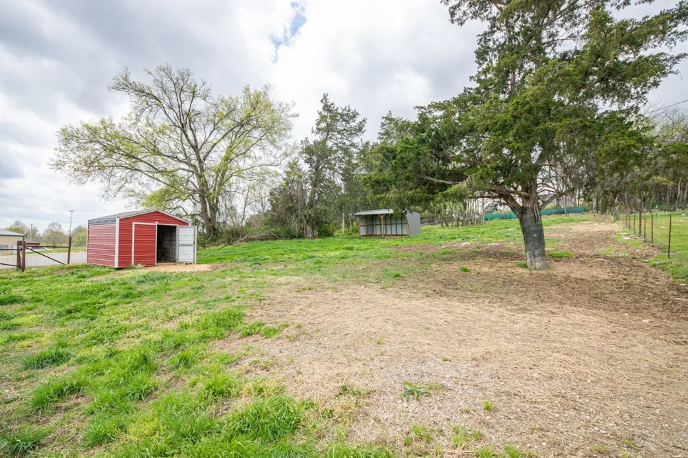 511 N Main St Cornersville, TN 37047