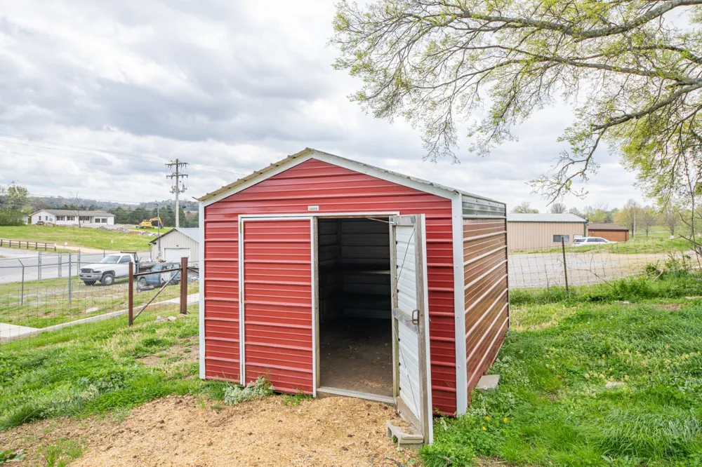 511 N Main St Cornersville, TN 37047