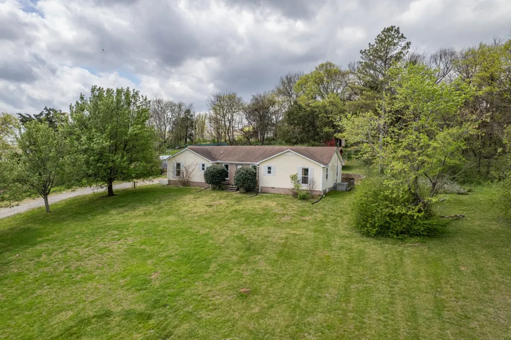 511 N Main St Cornersville, TN 37047